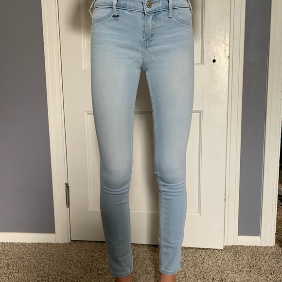 hollister light wash jeans